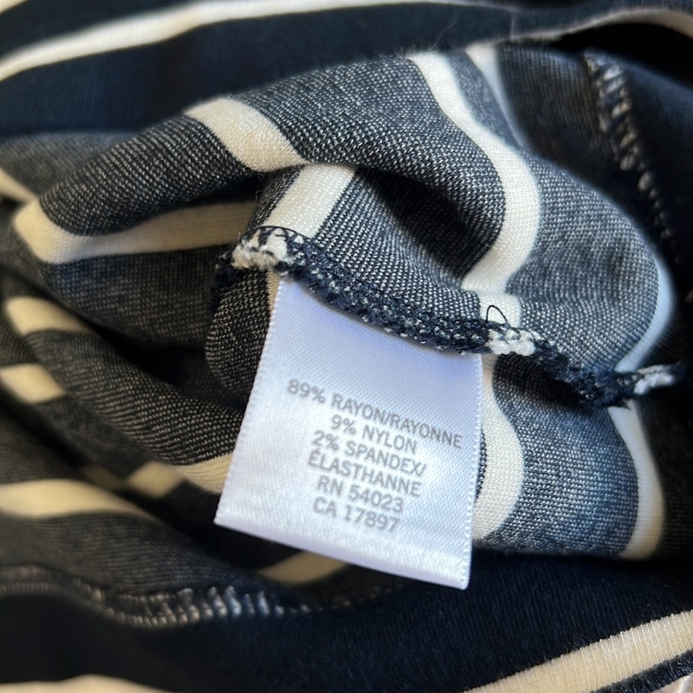 Banana Republic Blue and White striped skirt - Picture 4 of 4